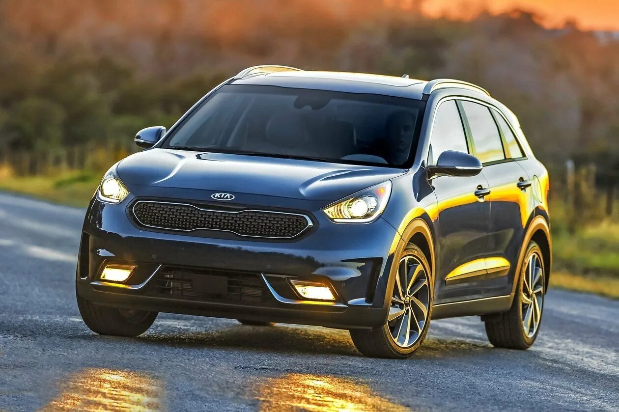 Kia Niro 2016. Kia Niro 2017. Киа кроссовер 2017. Kia Niro 2018 года. Киа кроссовер модельный