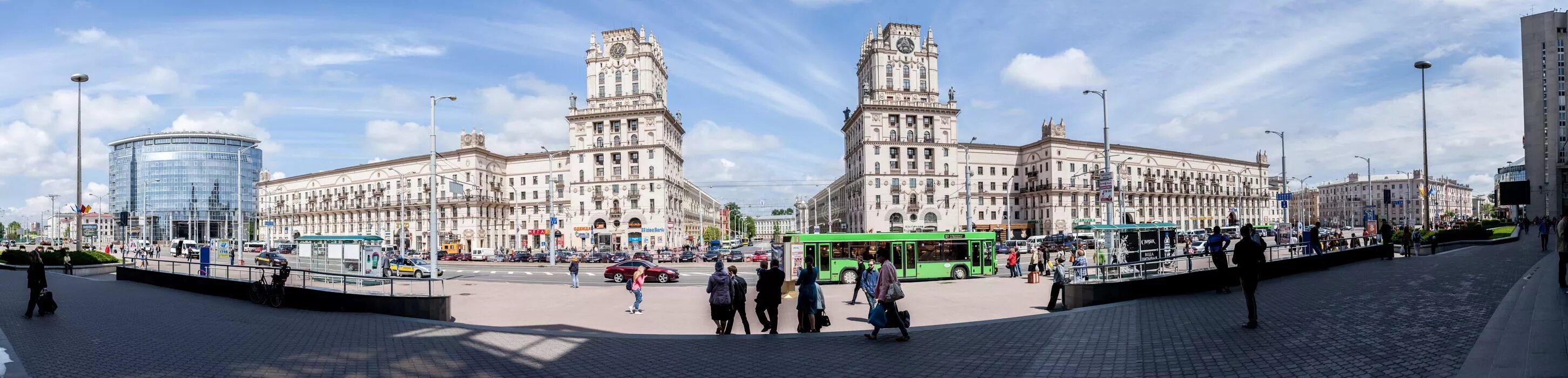 Страна где минск. Минск Вокзальная площадь. Панорама Привокзальной площади Минск. Минск площадь революции. Варшава Привокзальная площадь.