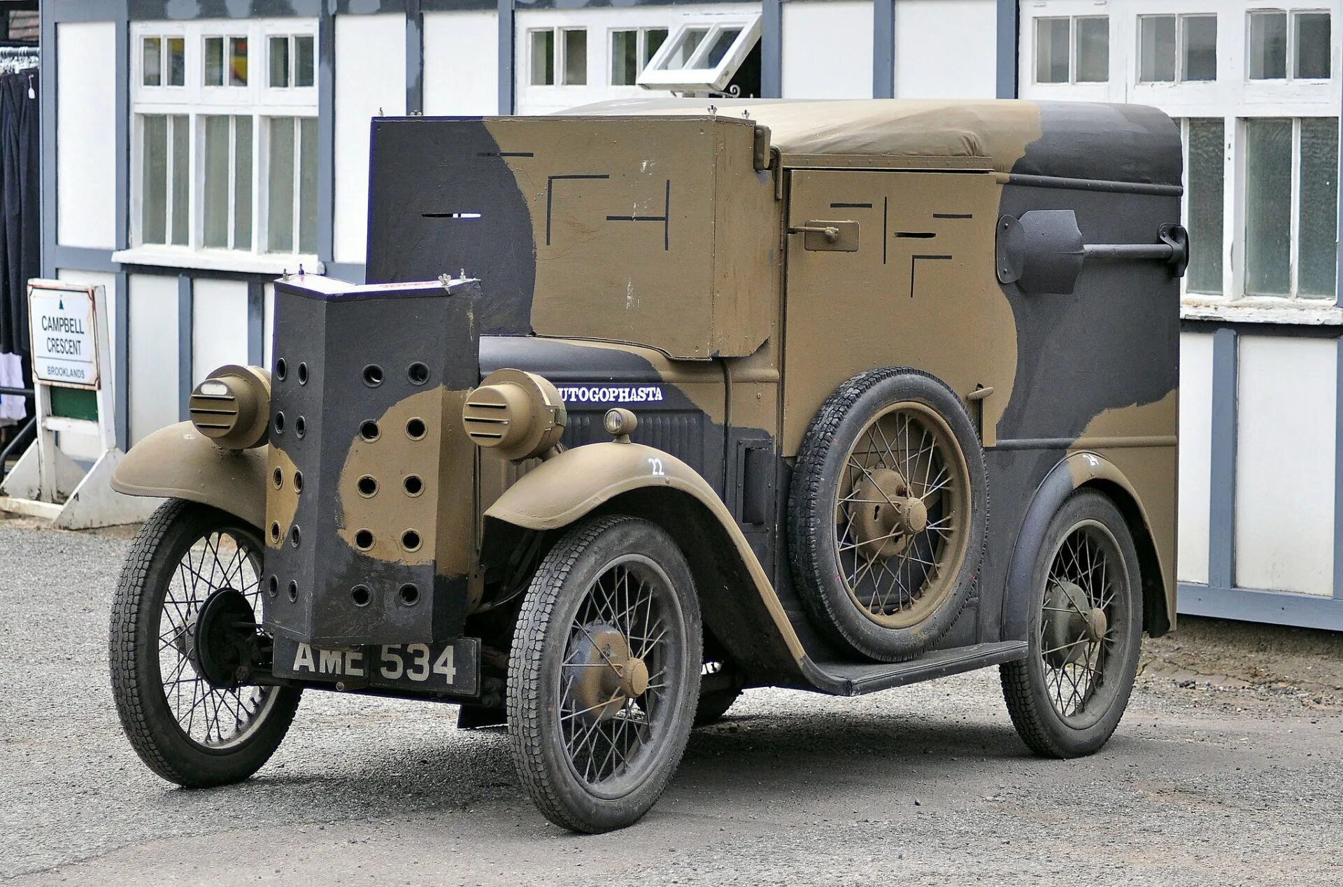 Автомобили первой мировой. Броневик 1 мировой. Austin бронеавтомобиль первая мировая. Британский бронеавтомобиль Rolls Royce 1914. Бронеавтомобили второй мировой войны Остин.