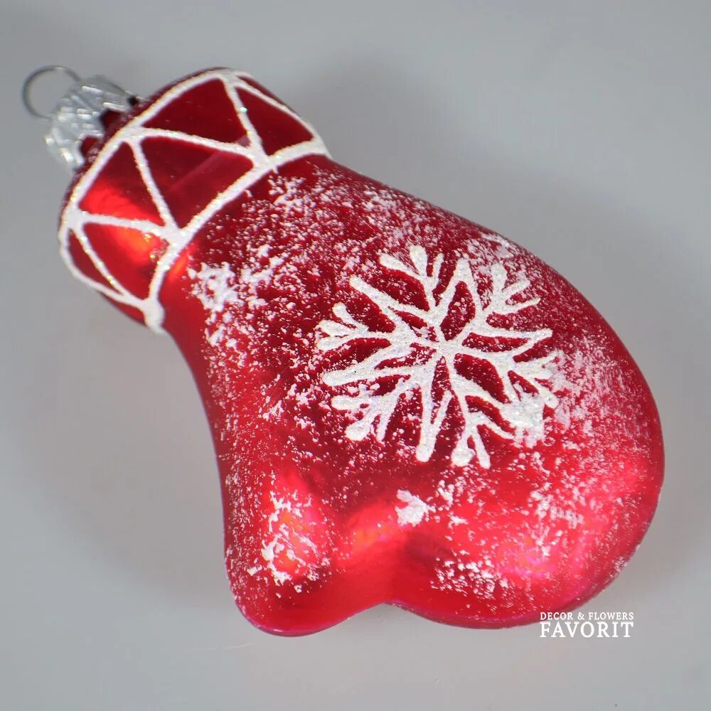 Стеклянная рукавица. Merry christmas варежка. Стеклянная рукавица. Варежки с помпонами. Елочная игрушка варежка.