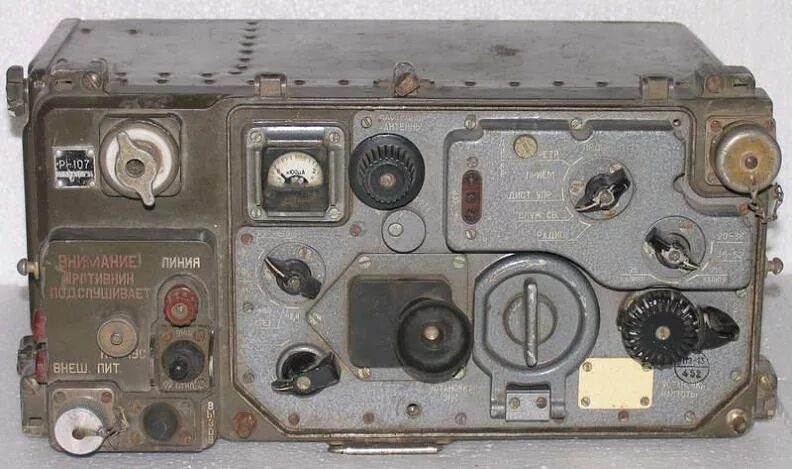 Радиостанции 107. Р-107 радиостанция. армейская радиостанция 107м. армейская радиостанция р 107. радиостанция укв ссср р392.
