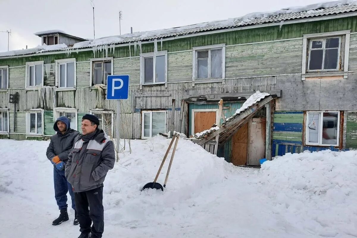 Салехард ЯНАО. Снежный Покров в Салехарде. Салехард сугробы. Салехард горы. Салехард снег