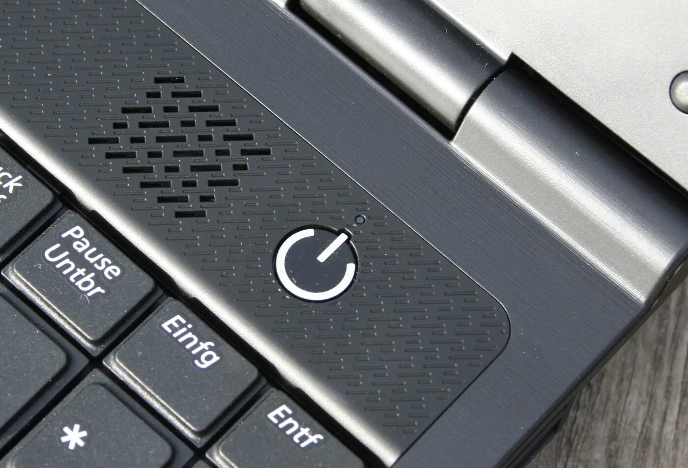 Включи питания ноутбук. Acer 5220 cmos. Входные ключи питания ноутбука. Порт зарядки ноутбука. Дроссель на плате ноутбука.