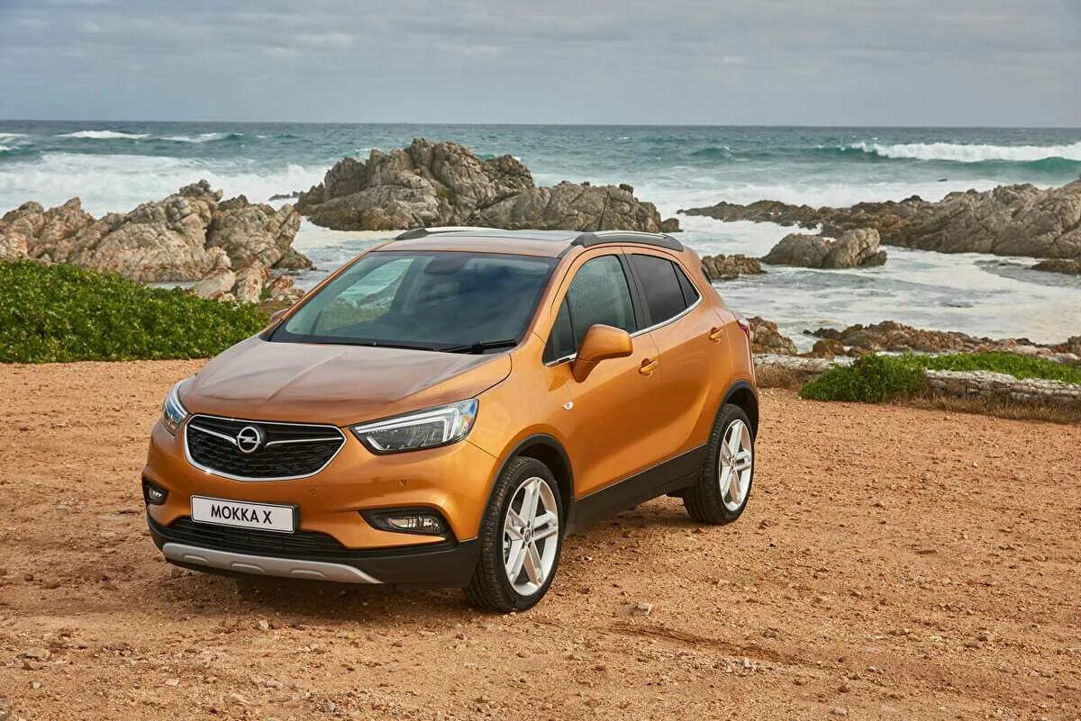 Автомобиль opel mokka. Opel Mokka. Opel Mokka 2018. Opel Mokka Orange. Опель Мокка оранжевый.