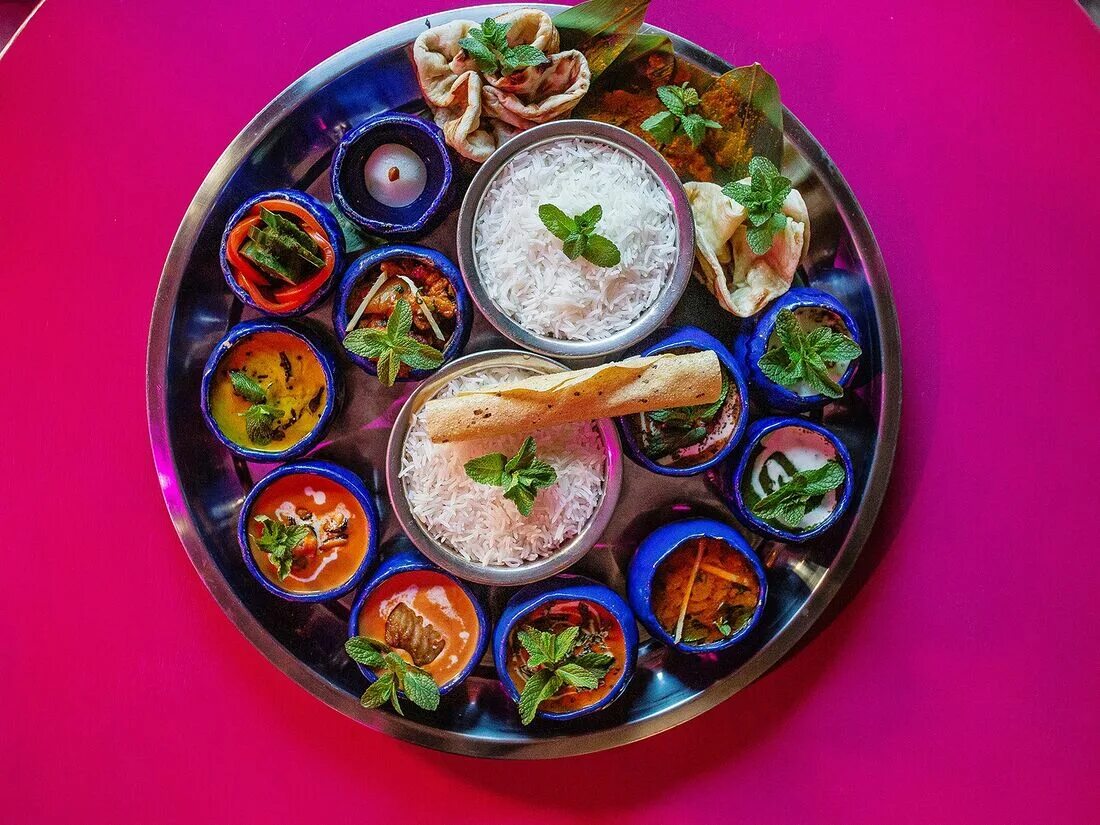 Thali luxembourg. Тхали ресторан. Тхали блюдо. Измайловское тхали. Измайловское тхали.