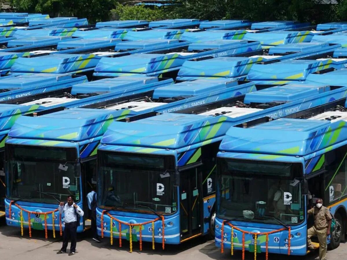 Автобусы в Дели. Автобус электромобиль в Таджикистане. Маршрут автобус Дели -Катманду. Peacemaker автобус. 145 э автобус