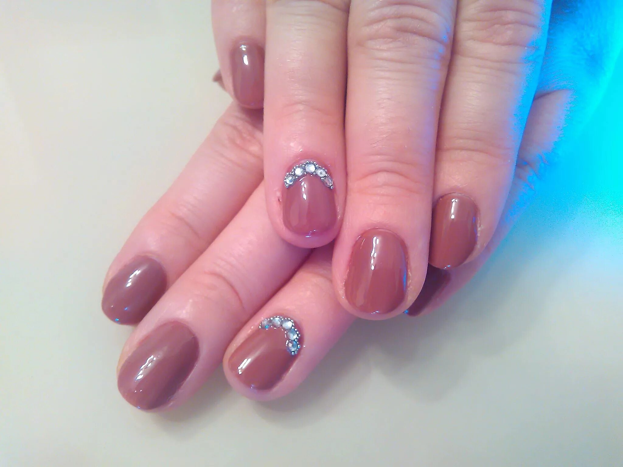 маникюр новичков фото. одноцветный маникюр для начинающего мастера. ногти новичка. маникюр новичок фото. наращивание ногтей новичок.