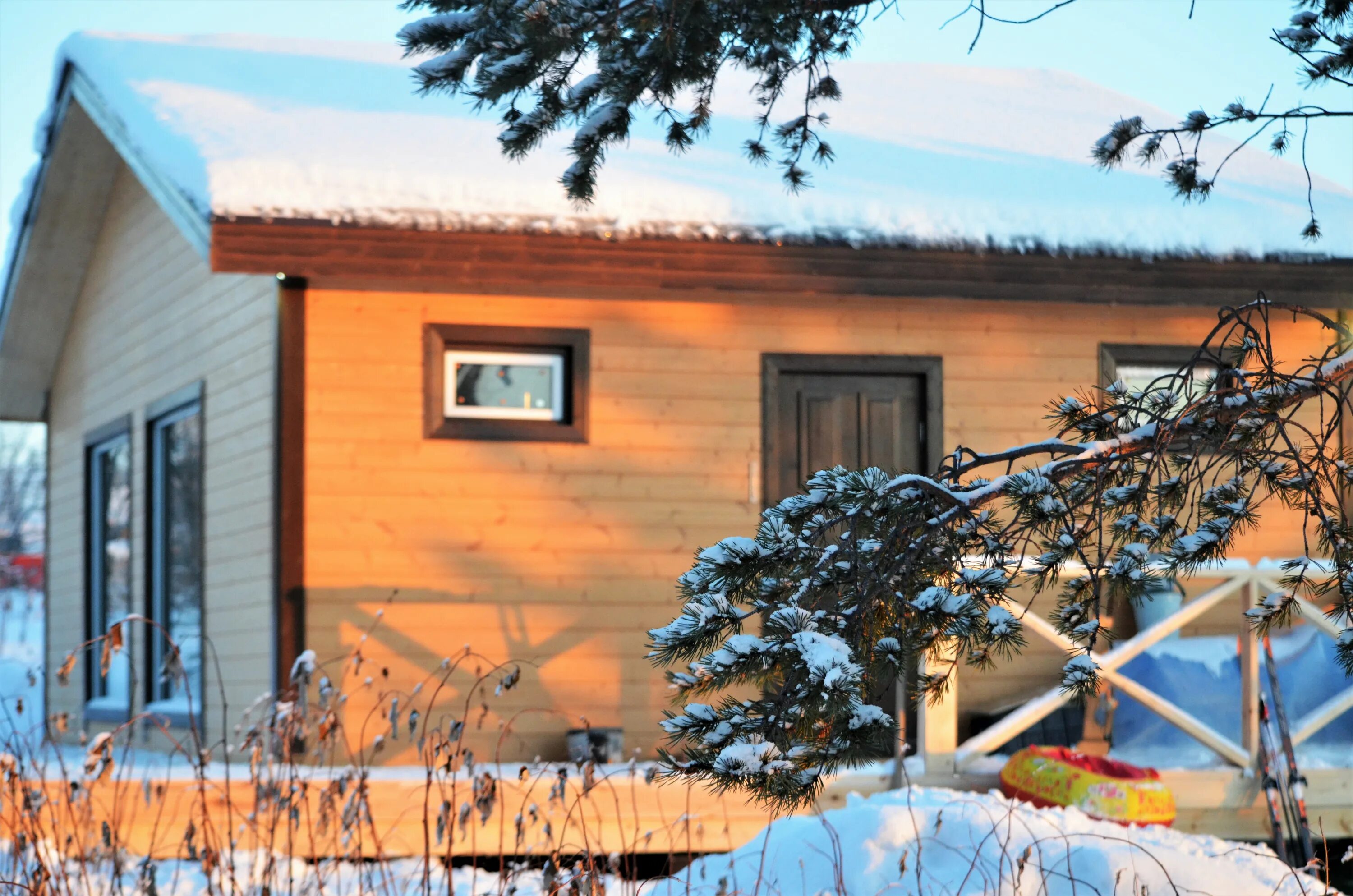 База мкти мурманск. Голубая лагуна мурманск турбаза. Турбаза каравелла мурманск. Мкти база отдыха мурманск. Дом отдыха мурманск.