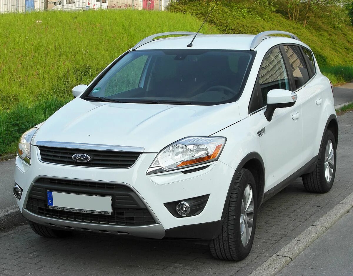 Куга машина. Ford Kuga 2 2013. Форд Куга 2 2013. Форд Куга 1. Форд Куга 2013.