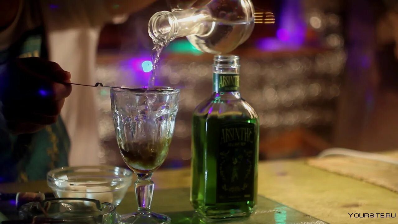 Абсент сколько градусов и с чем пьют. Absinthe alchemy. mansinthe абсент. абсент эстетика. абсент фильм 2011.