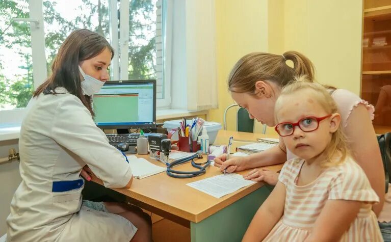 Стол справок детской поликлиники. Подростковый кабинет в поликлинике. Детская поликлиника Одинцово. Детская поликлиника Одинцово Говорова. Детская поликлиника Мульти.