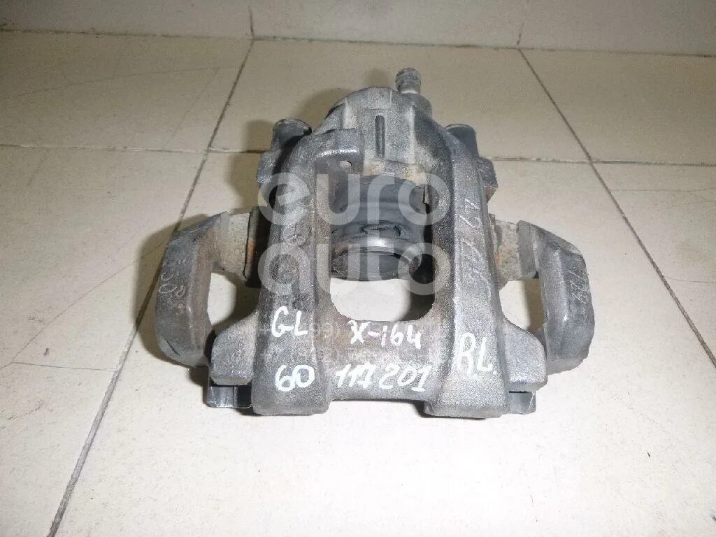 Суппорт тормозной задний мерседес 202. Суппорт тормозной задний мерседес. Задний суппорт мерседес 124. Задний суппорт мерседес 210. Суппорт тормозной задний мерседес.