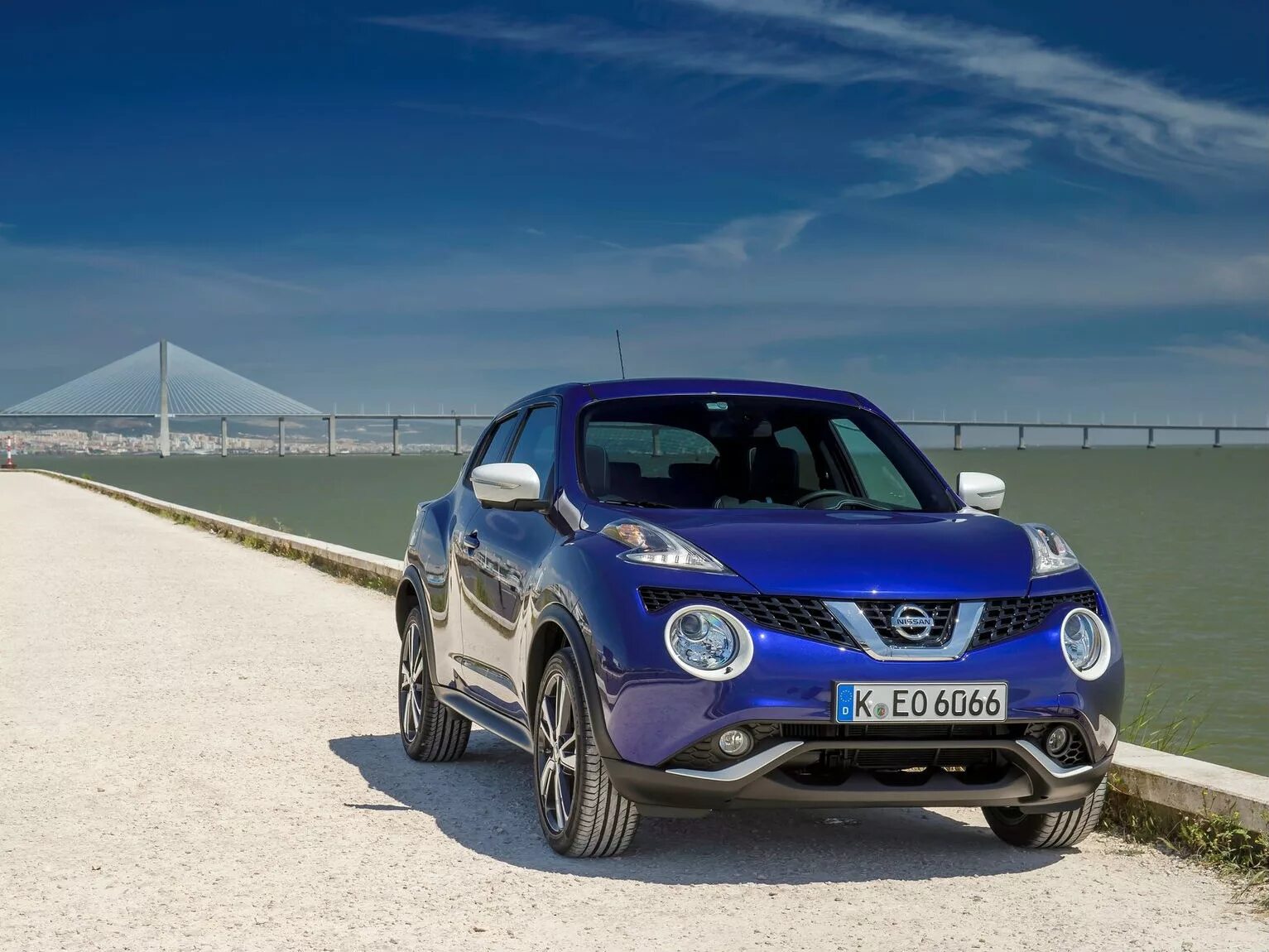Nissan juke мини-кроссовер. Ниссан кашкай жук. Nissan juke 2010. Nissan juke. Nissan juke 2023.