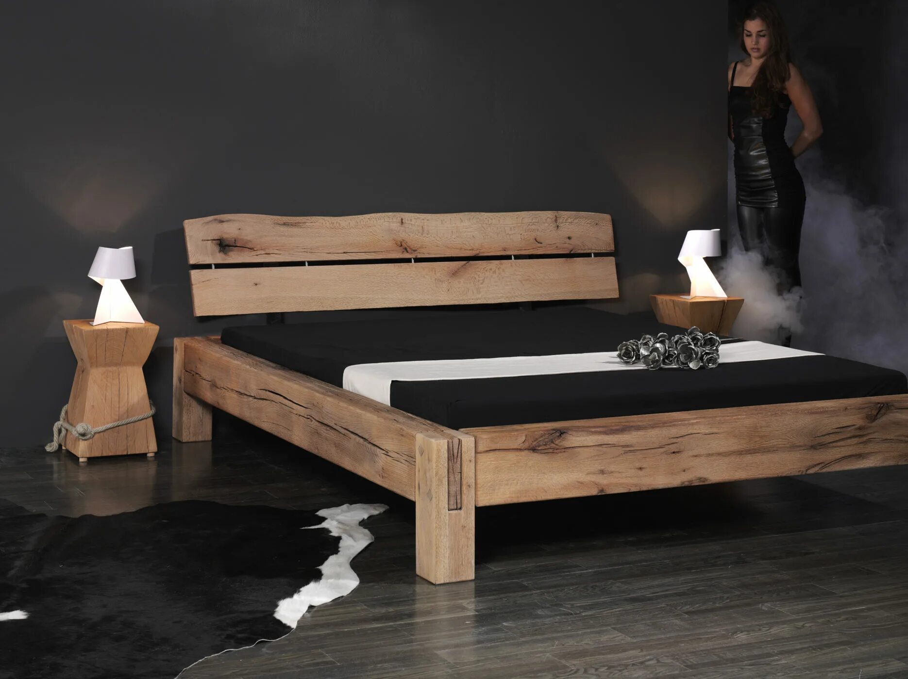 Самодельная кровать из дерева. Кровать из бруса. Кровать из дерева. Кровать из досок. Необычные деревянные кровати.