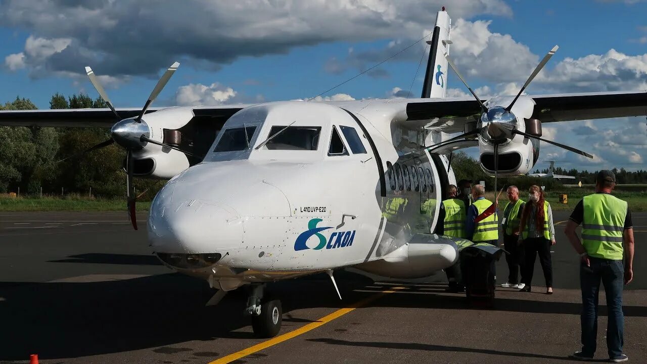 20 местный самолет. L-410 uvp-e20. let l-410 turbolet самолет. турболет л 410. let l410uvp-e20 turbolet gazpromavia.