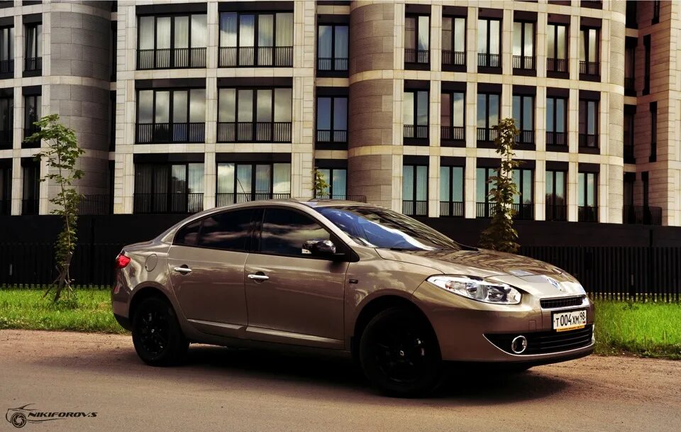Fluence drive2. Рено флюенс лимитед эдишн. renault fluence обвес. renault fluence опер стаил. обвес на рено флюенс.