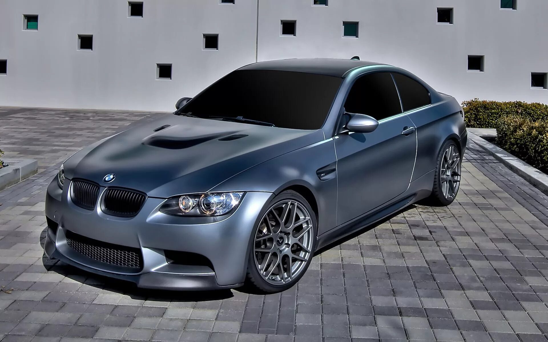 Bmw e92 coupe 2012. Темно серебристая машина. Темно серебристая машина. Infiniti g37 диски. Dark grey metallic (wheel) 37264.