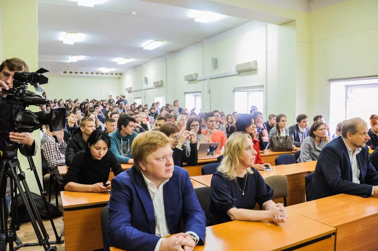 Мгу филиал сайт. Филиал МГУ В Севастополе. МГУ Севастополь факультеты. КДЦ филиала МГУ Севастополь. Севастополь филиал МГУ аудитория.