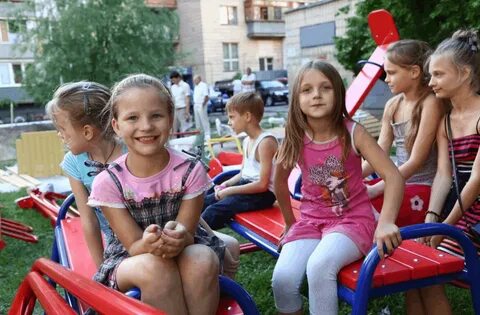 Юные девочки светят
