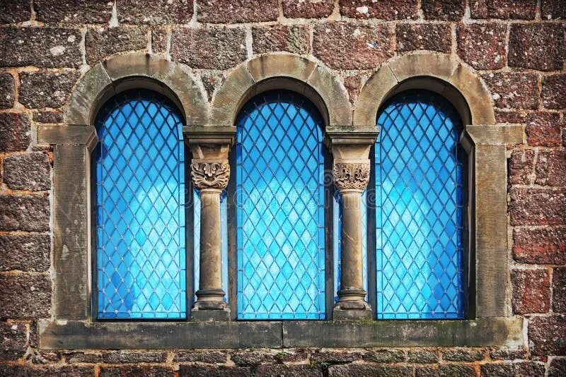 Окна замков фото Old windows. Купить эту готовую фотографию и рассмотреть аналогичные изображения