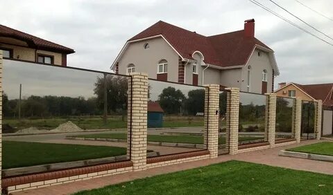 Красивый забор из кирпича фото