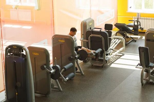 Атлант чебоксары тренажерный зал. Спортклуб. Спортклуб йошкар. Спортклуб 1 йошкар-ола тренажерный зал. Спортклуб йошкар.