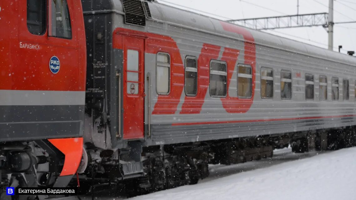 Движение поезда томск. Поезд дальнего следования. Поезда России. Поезд Томич. Поезд РЖД.