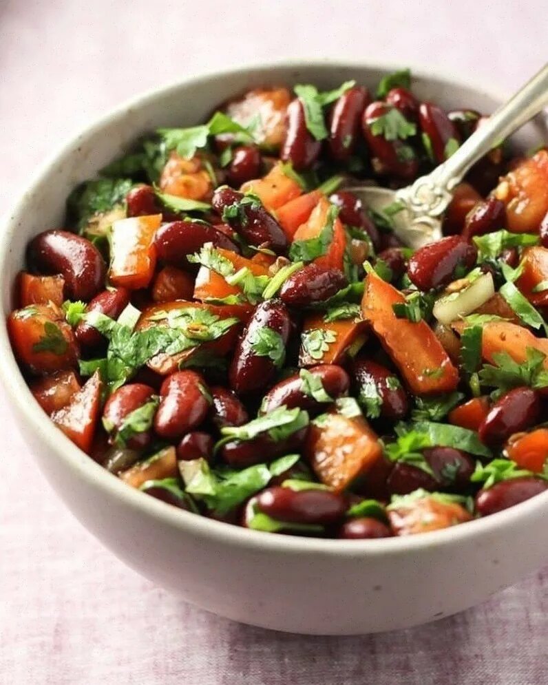 салат сытный с фасолью. салат фасоль. салат из ф. салат с красной фасолью. салат фасоль.