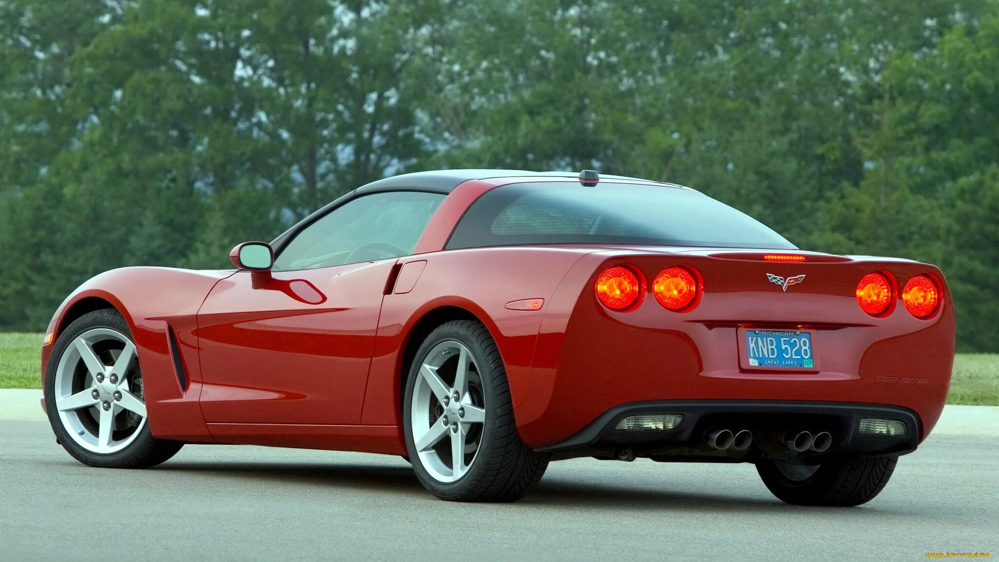 Корвет gt. Машины на 2 ц. Шевроле корвет 2006 молния маккуин. Chevrolet corvette c6 z06. Машины на 2 ц.