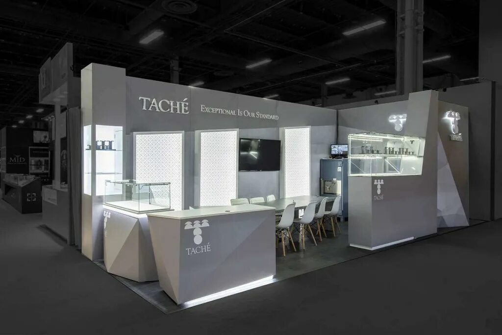 Экспонент выставки это. Booth Plastick. Trade show Booth Design. Connectwell Booth. Booth 2700x3000.