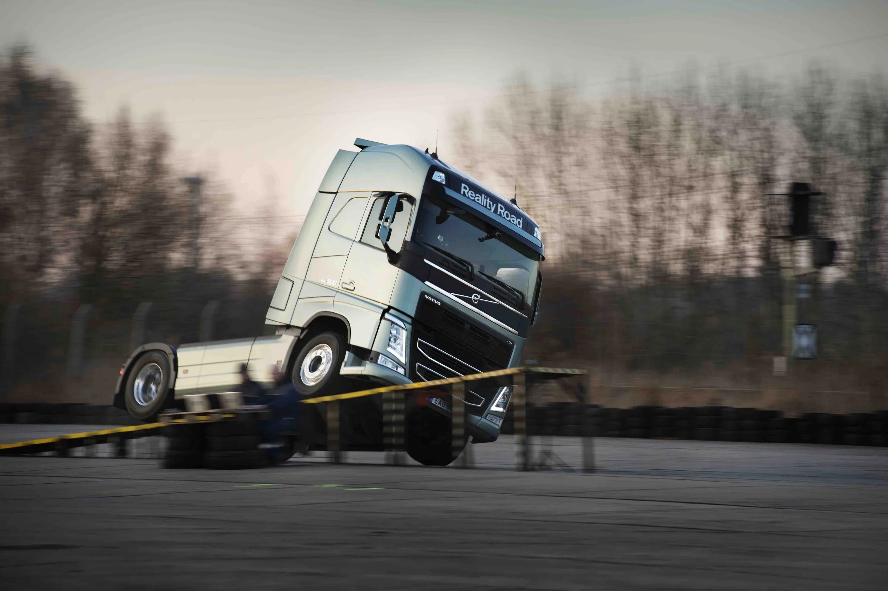 Крутые дальнобойщики. Volvo трак. Вольво Дальнобой. Volvo FH Truck 2022. Фура Вольво Дальнобой.