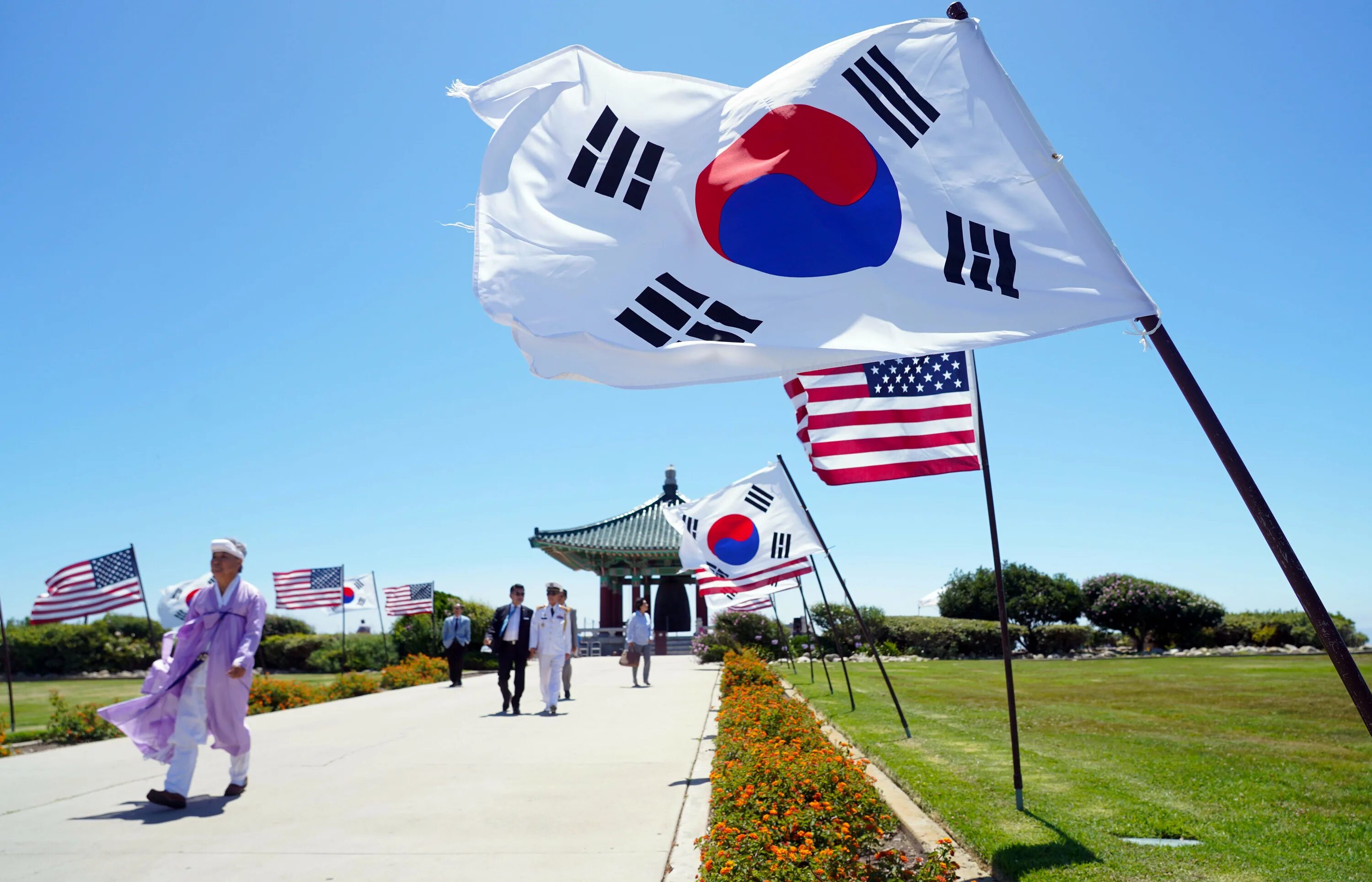 Все страны кореи. Флаг Южная Корея. Флаг Сеула Южная Корея. Флаг ю Кореи. Знамя Южной Кореи.