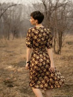 Желто коричневые платья