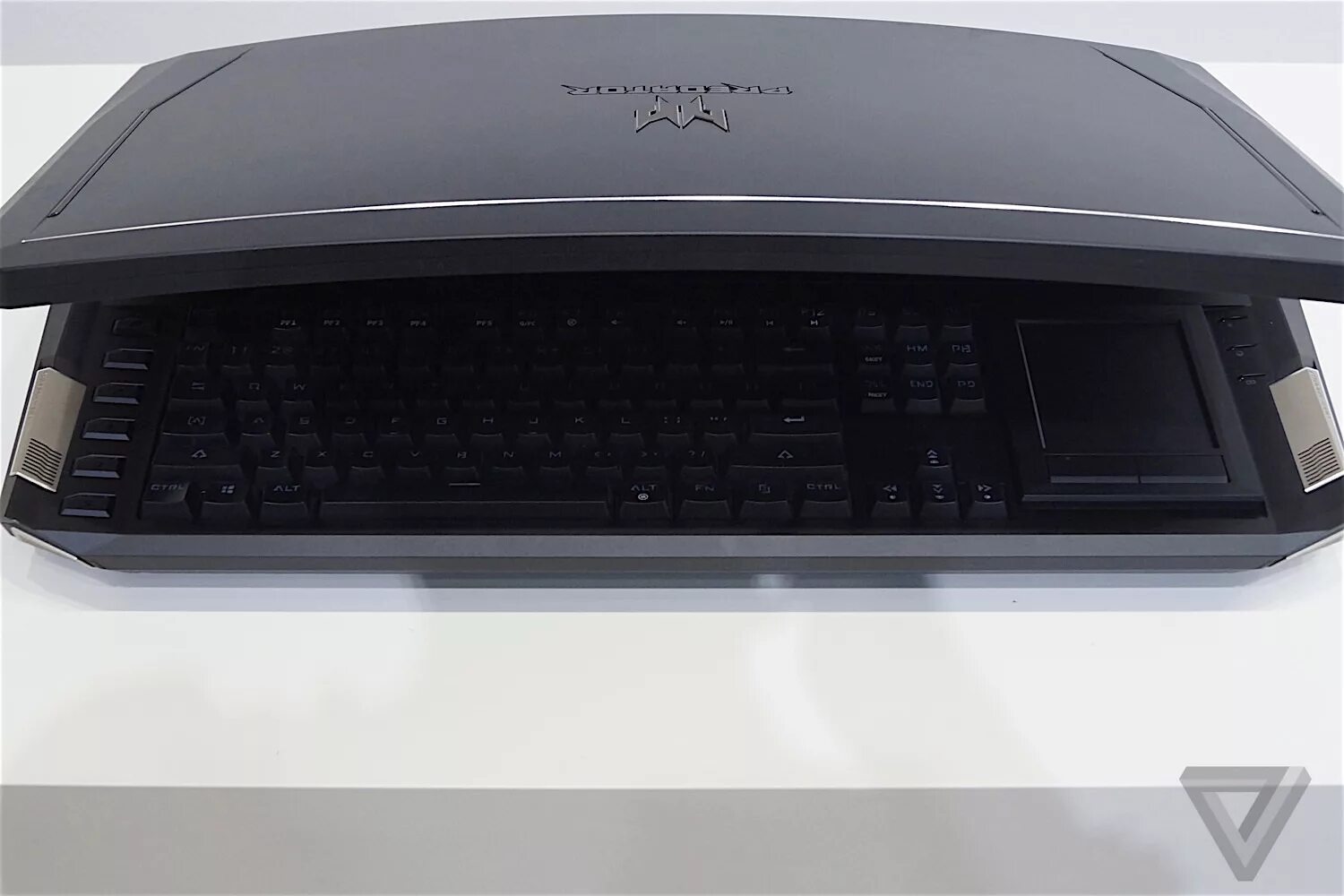 X 21 s. Ноутбук ASUS Predator 21x. Acer Predator 21x. Acer Predator с механической клавиатурой и изогнутым монитором. Acer smile.