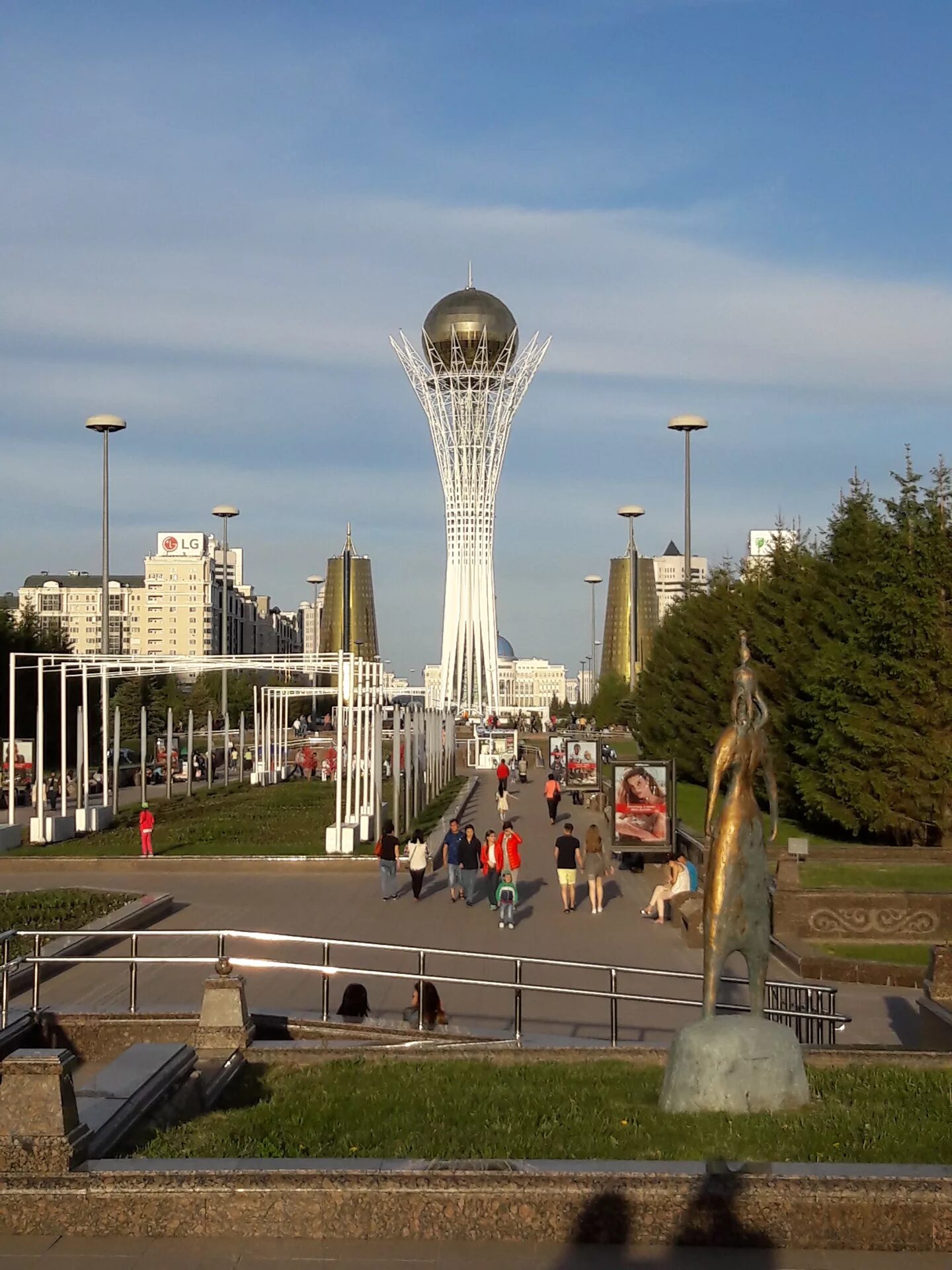 Казахстан Шемонаиха парк Байтерек. Омск Астана. Омск Астана км. Байтерек Нурсултан фото. Астану омск купить