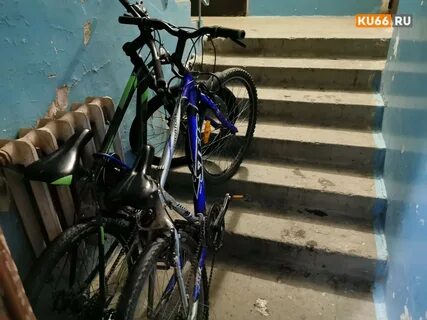 Велосипед в подъезде
