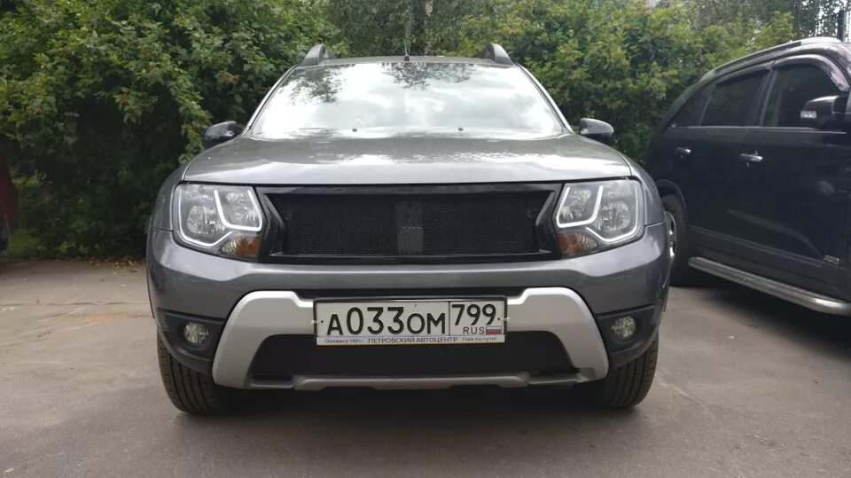 Снять решетку радиатора дастер. Решетка радиатора renault duster 2. renault duster 2025 радиатор решетка. решетка радиатора дастер 2019. решетка радиатора рено дастер 2025.