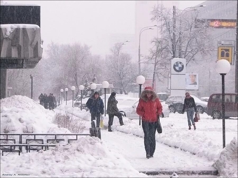 Сколько сегодня снег. Сильный снегопад в Москве. Во вторник есть снегопад. Снег двое вечер.