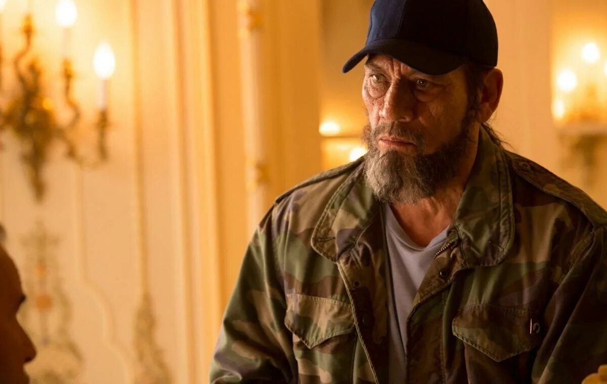 Боевики про крутых парней русские. Крутой чувак (2011). Крутой чувак фильм 2012. Крутые чуваки 2000. Дэнни трехо крутой чувак.