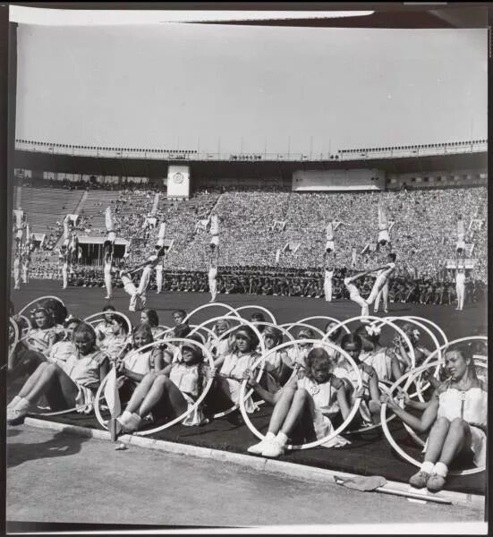 Фестиваль молодёжи и студентов в Москве 1957. Всемирный фестиваль молодёжи и студентов в Москве 1985. Фестиваль молодежи Москва 1957 Лужники. Фестиваль молодежи и студентов 1957 делегация США.