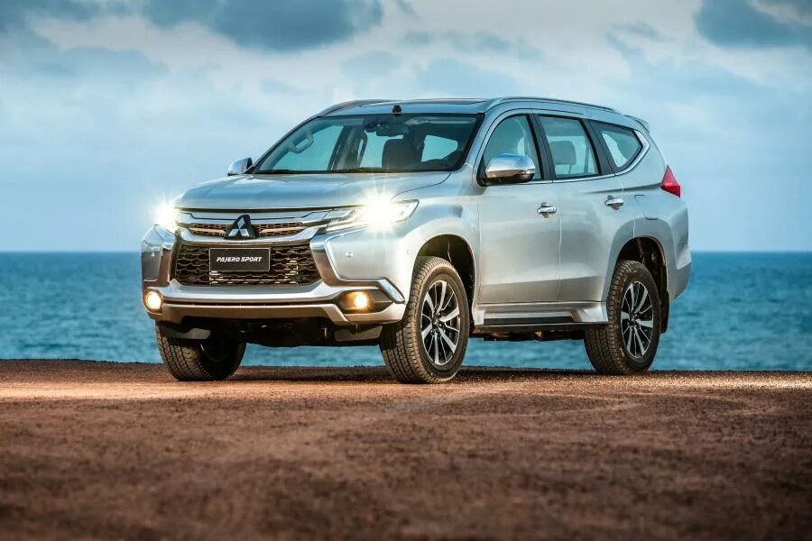 Мицубиси паджеро 2018. Mitsubishi Pajero Sport 2018. Mitsubishi Pajero Sport 2019. Митсубиси Паджеро спорт 2018. Mitsubishi Pajero Sport 2018 года.