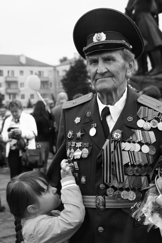 Ветераны Великой Отечественной войны. Дедушка ветеран. С днем Победы. Награды ветеранов.