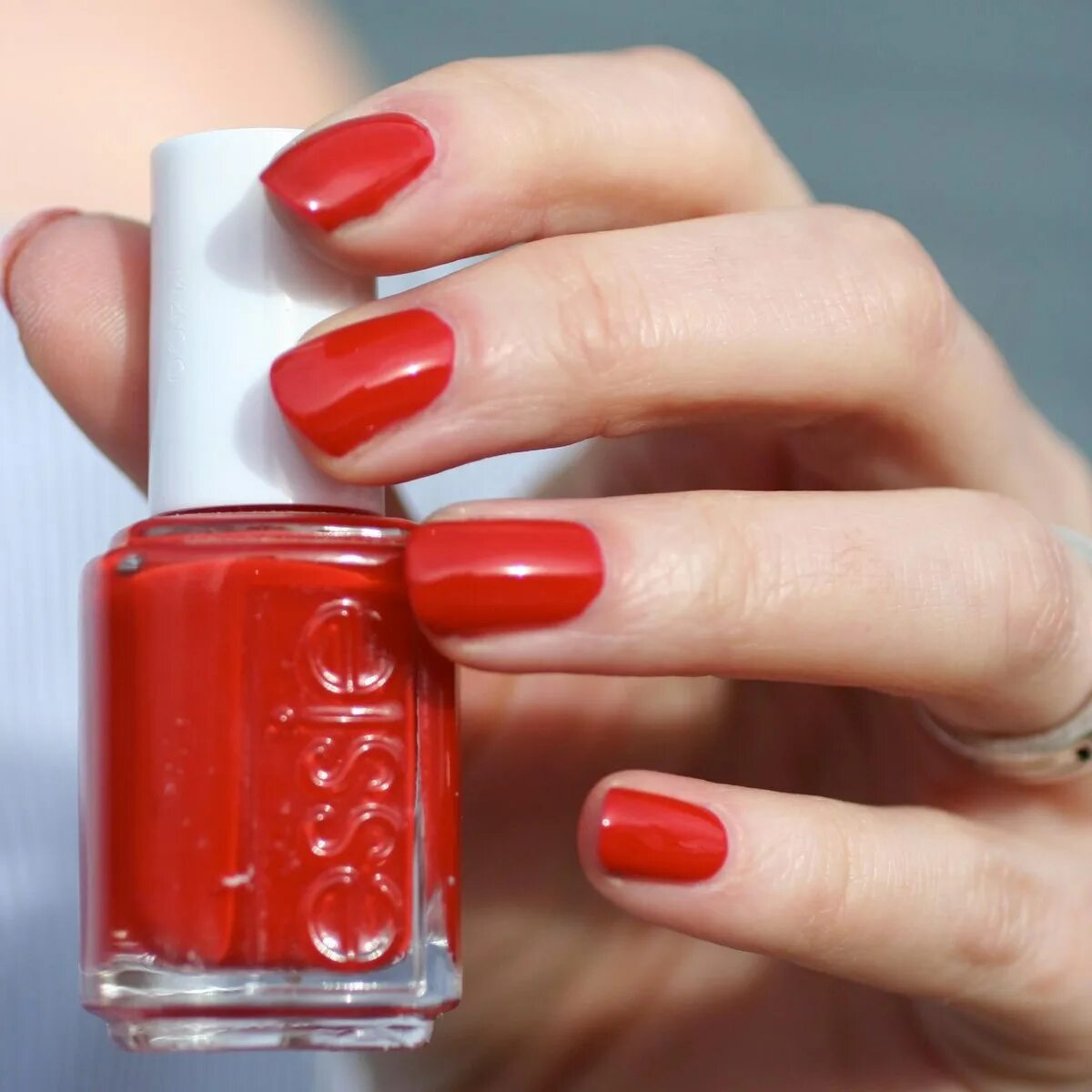 Essie лак. Essie 486. Essie Nail Polish. Essie 260. Лак essie купить