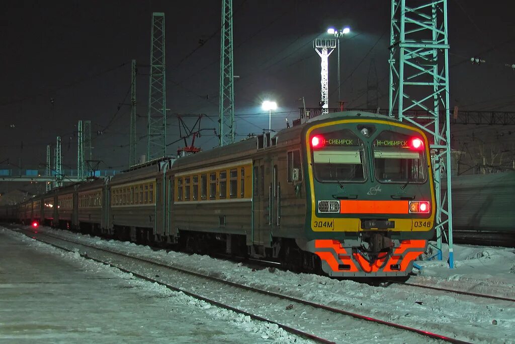 Электропоезд тогучин. Электричка Бердск. Электричка Бердск Новосибирск. Электричка Бердск Новосибирск главный. Электропоезд эд4м Новосибирск.