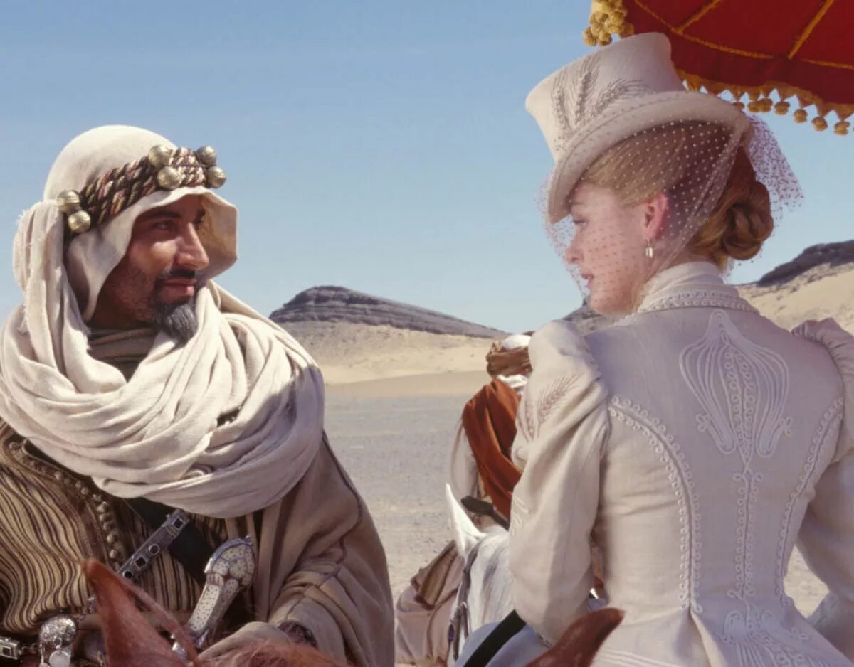 Пустыня вид сверху. Жители пустыни. Поход по пустыне. Бедуины туареги. Erg chigaga (m'hamid el ghizlane).