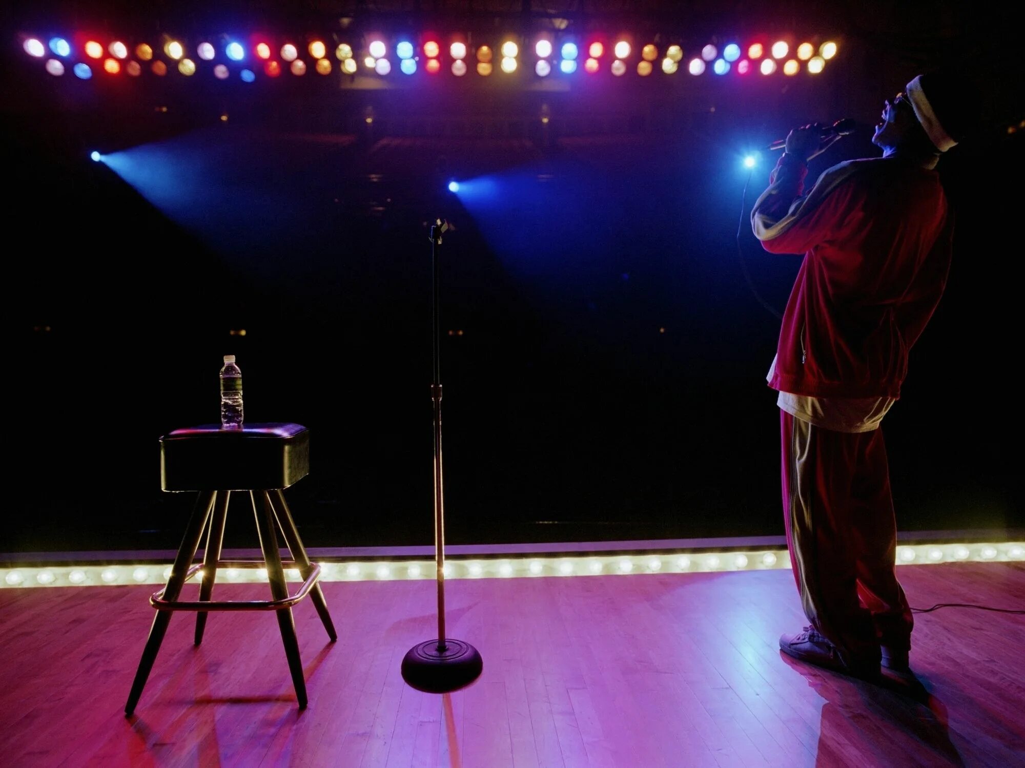 Stand up(). Stand up comedy Scene. Stand up background. Japan comedy performer.