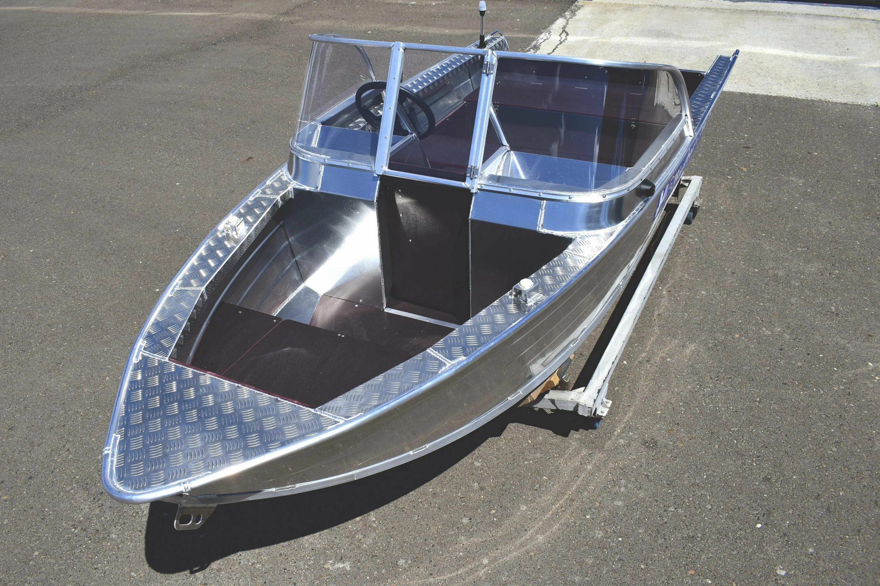 Моторная лодка wyatboat