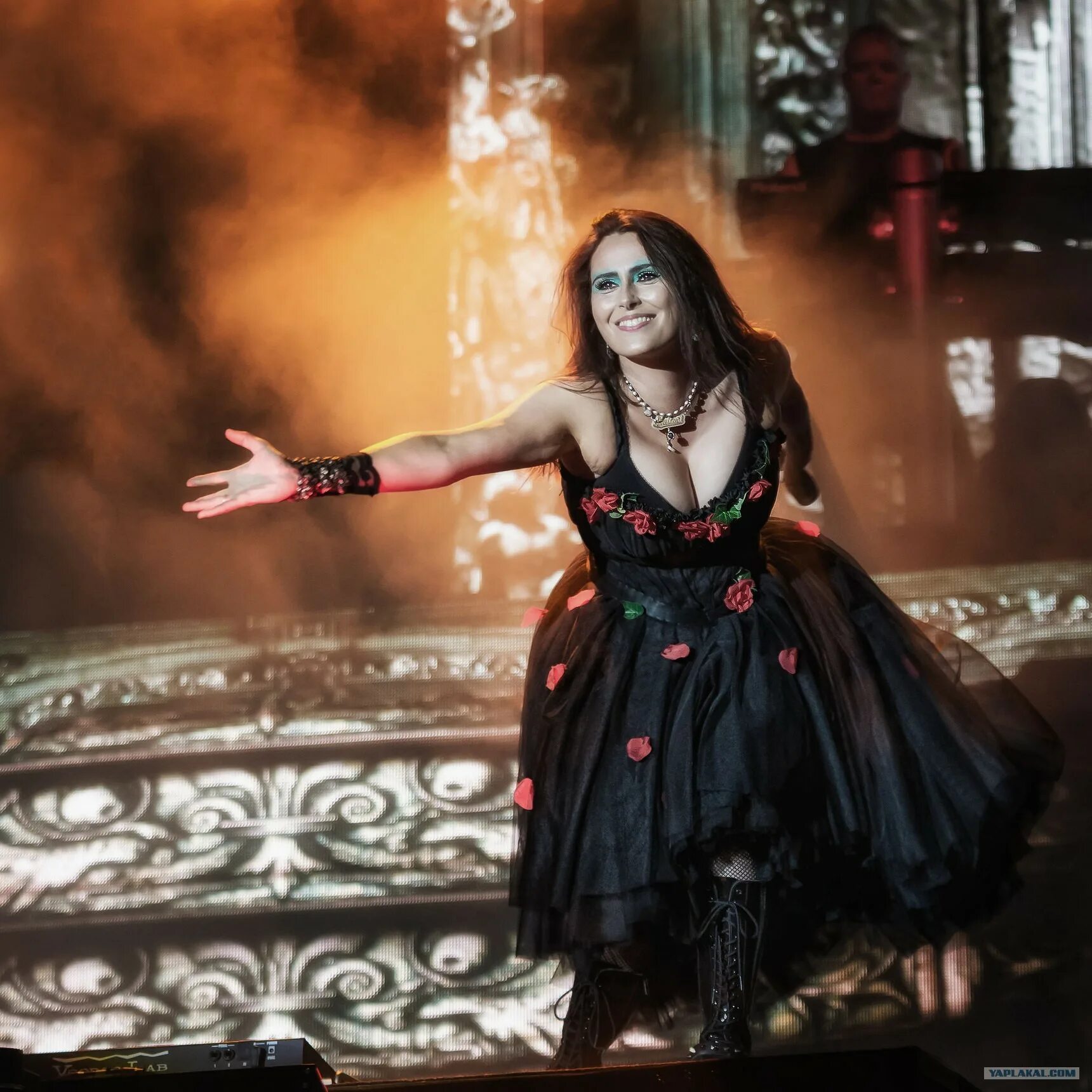 Шарон Визин темптейшен. Within temptation bleed