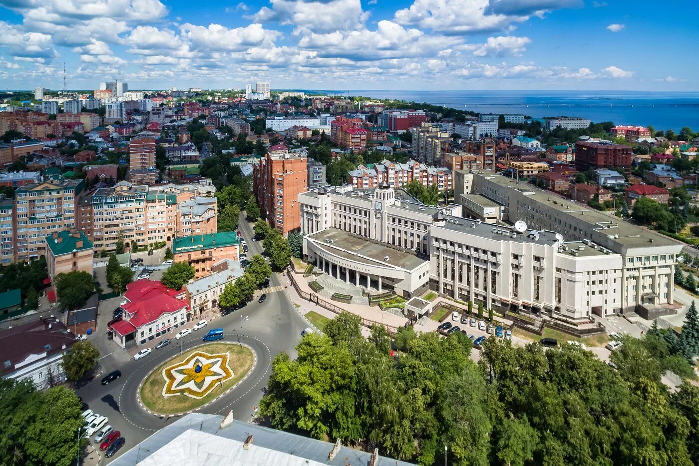 Поволжская ульяновск. Ульяновск центр города. Ульяновск центр Волга. Ульяновск большой город. Ульяновск исторический центр города.