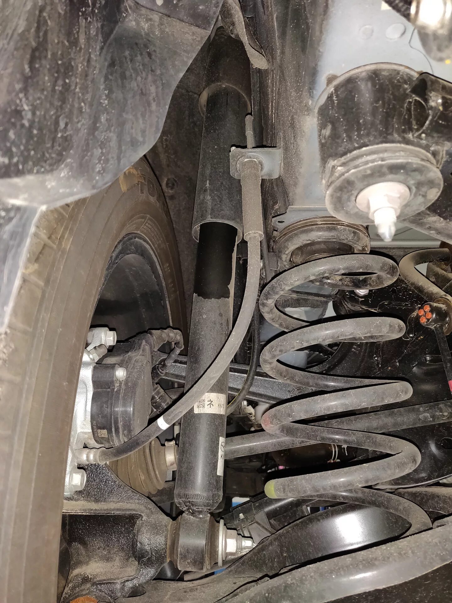 Задние амортизаторы cx 5. Задняя подвеска мазда сх5. mazda cx5 пружины подвески. задняя подвеска mazda cx-5. задние пружины мазда сх7.
